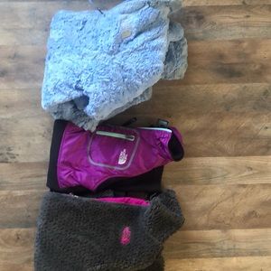 3 North Face Jackets. The top 2 are L -bottom is M